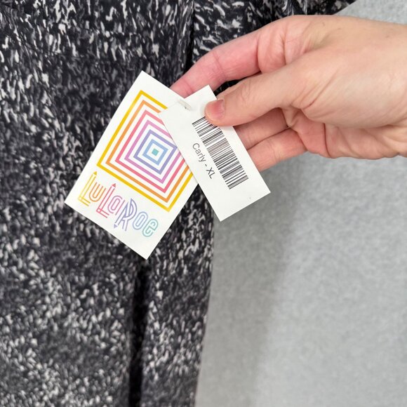 LuLaRoe Carly T Shirt Dress Size XL Black Gray Print Casual Comfortable NEW - Picture 4 of 11